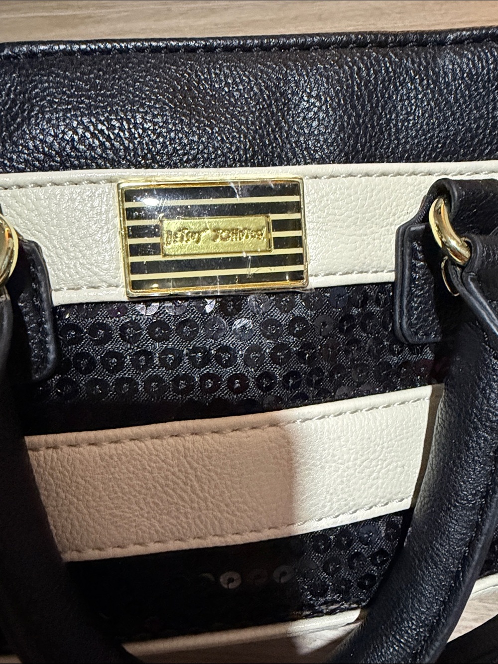 Betsey Johnson Black Cream Sequined Crossbody with Hot Pink Strap & Tassel Star - Picture 2 of 15